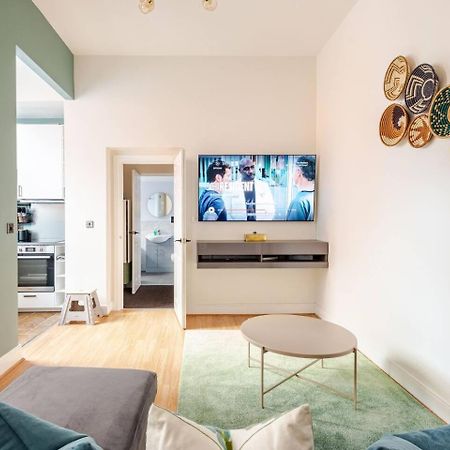 Stylish Flat In Central Location With Free Parking Swindon Exteriér fotografie