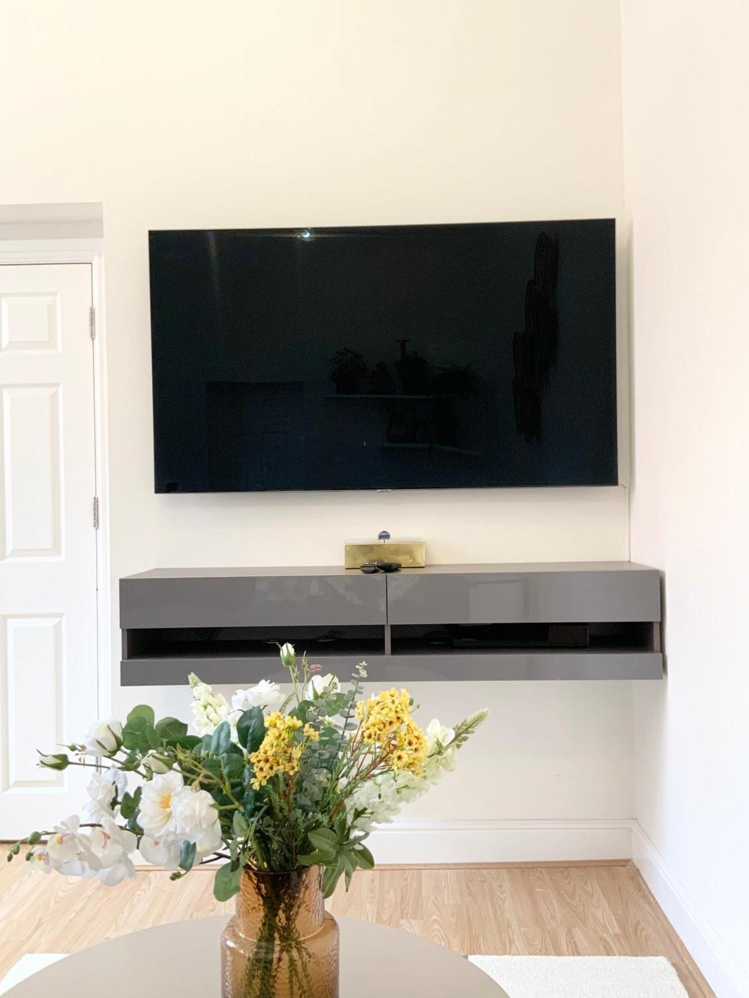 Stylish Flat In Central Location With Free Parking Swindon Exteriér fotografie