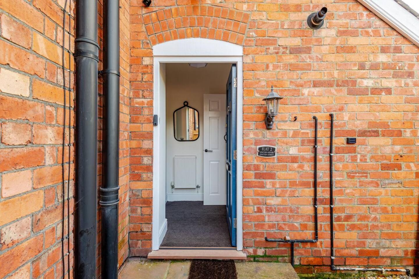 Stylish Flat In Central Location With Free Parking Swindon Exteriér fotografie
